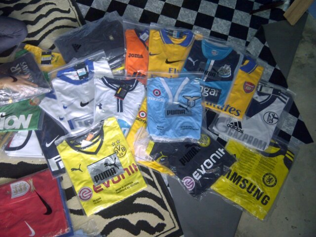 Jl.Alhambra no.349 (muda taylor) di belakang pasar mandau menjual jersey kw thailand,dengan harga murah | Pin BB 2761E1EC | HP 08117584447