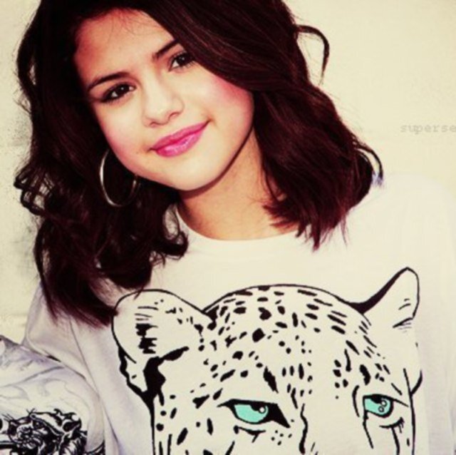 Follow @selenagomez6186