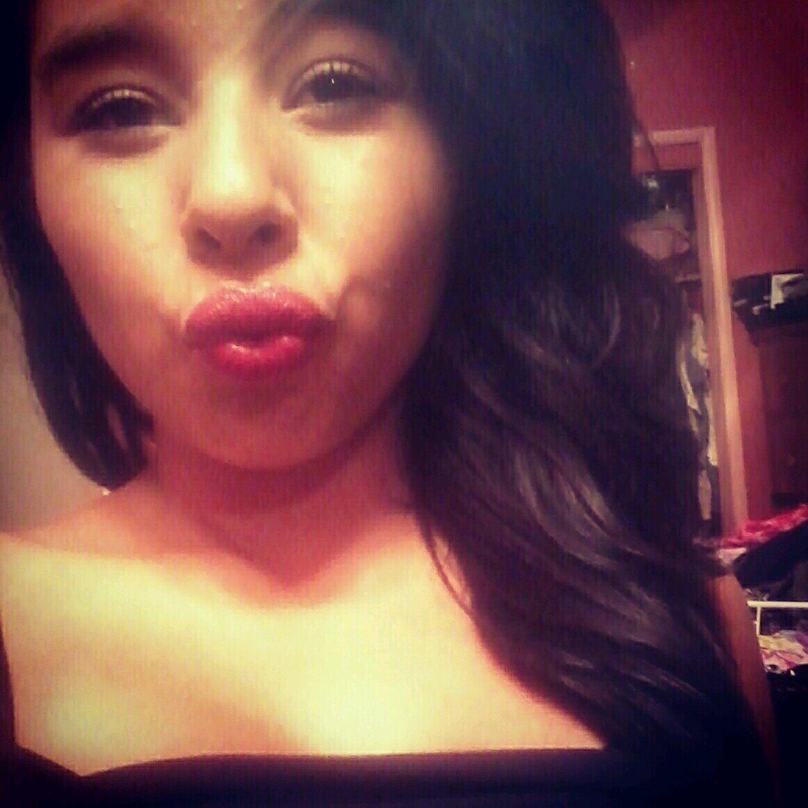 yes i am a princess muhah . follow me and ill follow bak . buhh bye . lovee ~ bby~wondzers ~ work at be a fatty at Inn~ out woot ~  woot   ~ singgle ~