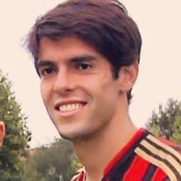 FAN CLUB OF @KAKA. He is the best!! #KakaFan
He replied me 02/01/2010 & 12/08/2010.