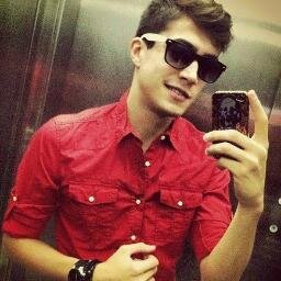 gosto de sair para as baladas, sair com minha namorada,