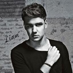 Jestem tą Dziewczyną, która ma zawsze słuchawki w uszach, telefon w ręce i tego jedynego w myślach… 3 ♥