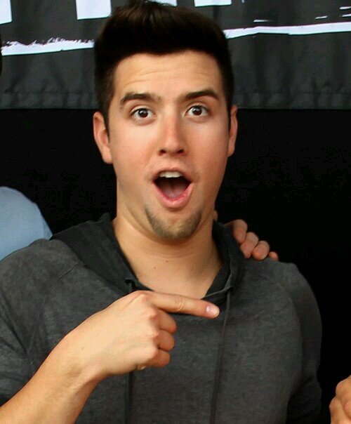 @1Loganhenderson