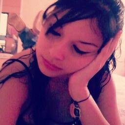Idealista,soñadora, irreverente y revolucionaria, indescifrable como un gato,un espíritu libre y musical en el mundo.