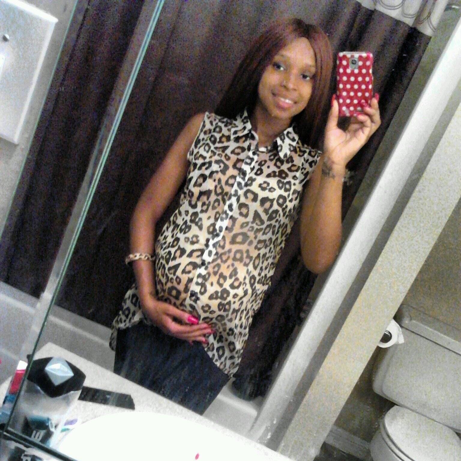 family women,mommy to be 12/19/13,works part time,loves full time :) marriage is the last step