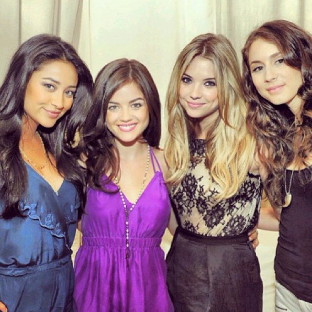 Shay Mitchell World Brings you pics and news about Shay Mitchell. All ways gonna be a supporter of Shay. Love you