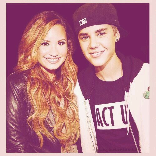 Valientes son aquellas personas que sonríen, cuando por dentro su corazón está llorando. -Niall Horan †Belieber, Directioner y Lovatic ~ @ChicoOwned me siguió~