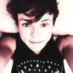 Please follow my main account @ishiptruelove , I follow back (: