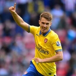 i am gooners. hope @Arsenal win a trophy in year. #VCC