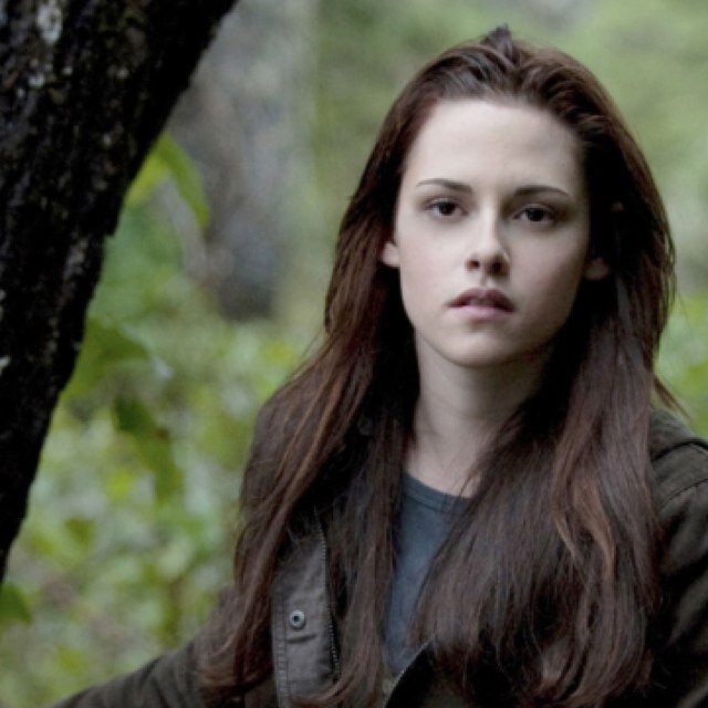 Hopeless Romantic. Cliff Diver. Extremely Clumsy. Birthday Hater. #TheNameIsBella