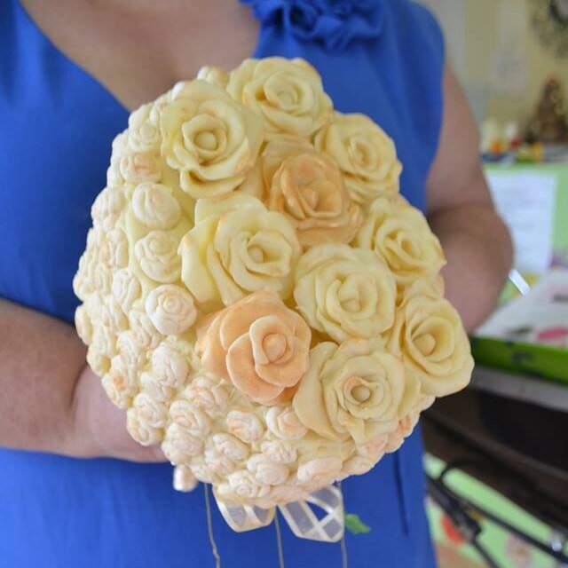 Edible bouquets made entirely from fresh fruit, also Naked Cakes & Vintage Brooch Bouquets. Corporate gifts as well as everyday. Uk delivery!!!