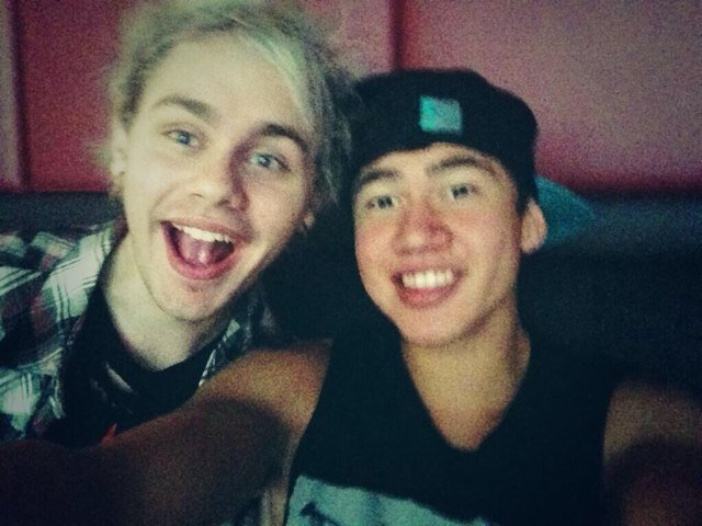Just another hopeless fangirl who is obsessing 24/7 about people who don't know of her existence Emblem 3-followed 26/6/13 #TeamInspire :D 5SOSFAM ❤️