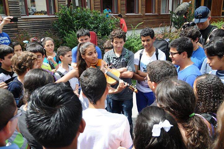 We aim to strengthen civil society in Armenia through collaborative, ensemble-based music education.