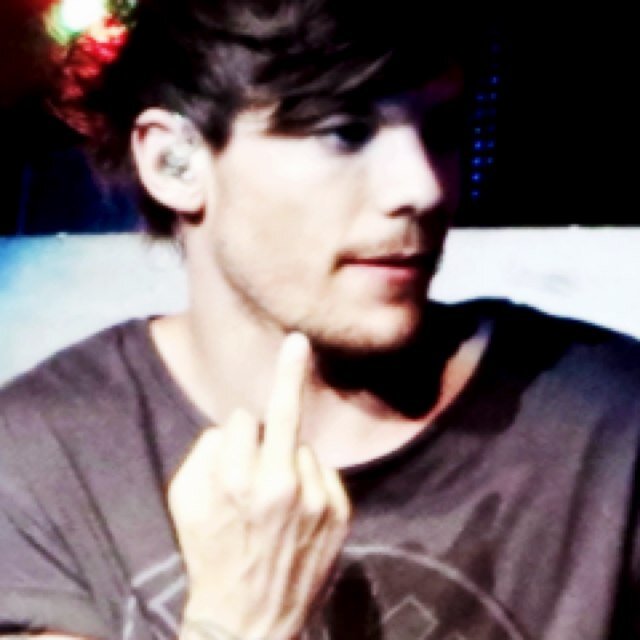 Follow @grungexlouis and ask for a follow back she might give u one