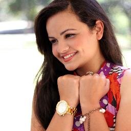 Cantora e Compositora... Com um forte testemunho pelo próprio Deus sofreu um acidente e ficou 25 min morta voltou com a frase: Quem tem promessa Não Morre...