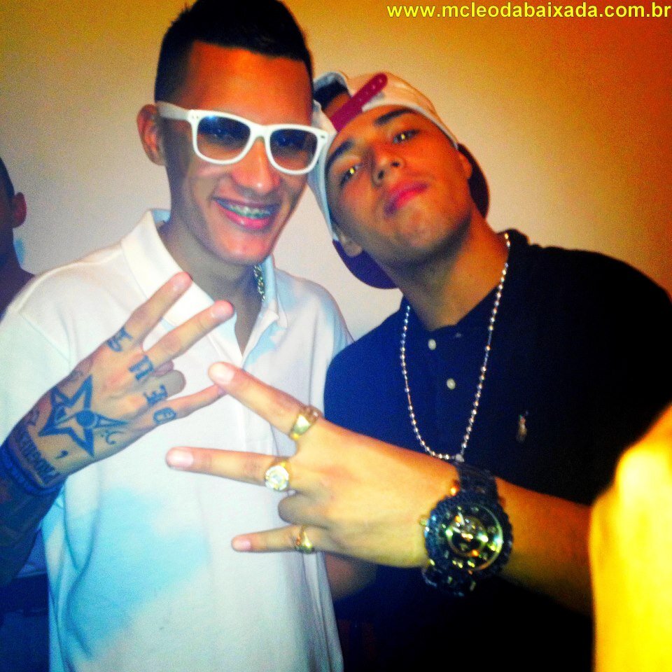 Leonardo ,Daniel .
Meus divos amor eternoo !
Orgulhoo de ser sua fã Dan & Leeo 
Tenho orgulhoo de vocês seus lindos. Amor  ETERNO, pra senpre no meu coração