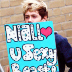 hey i just followed you so can you please follow @ruggedniall in return, and she'll dm you to niall and liam if you ask :D