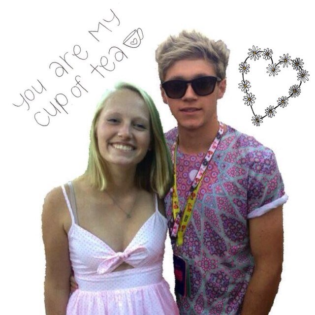 teacupsandharry's profile picture. one time i met one direction and zayn called me a babe and i held harry's hand and niall said he loved me and now i'm dead but still 0/5