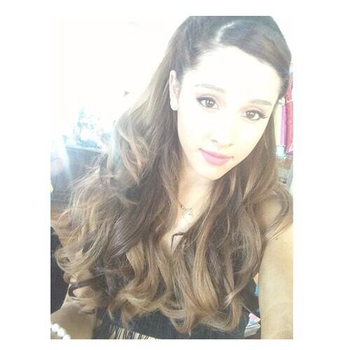 Obsessed with that grande girl and them five melbourne fags.