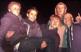 16, love any sport, footy, F1, follow my instagram @thatgingerkid16, please follow :D