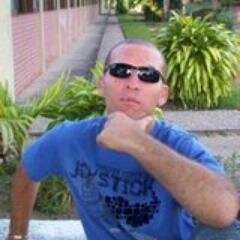 Ariano torto, tigre por natureza, amante de quem me ama, não estou de passagem, vim pra ficar na história e por isso sou historiador...viver é meu destino!