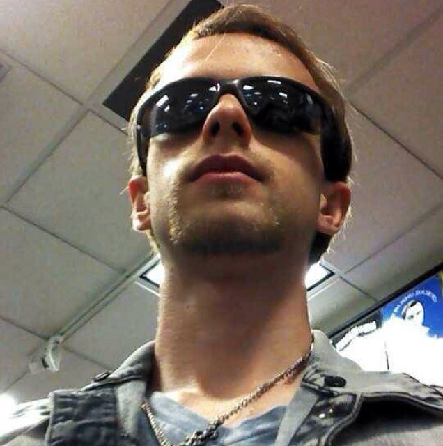 Poesidonson24's profile picture. Im 22 year old socially awkward man dork