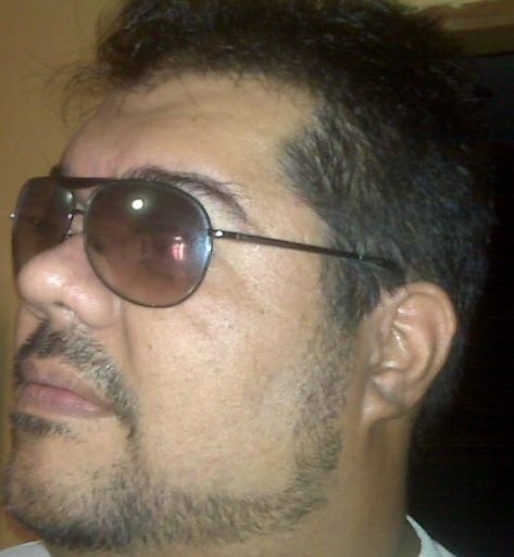 No debes ser político para opinar sobre tu país, no debes ser militar para luchar por tu país, no debes ser periodista para denunciar injusticias