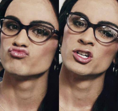 eu posso chamar ele de leite azedo  bixa loira  voce nao !!! (@nialloficial)