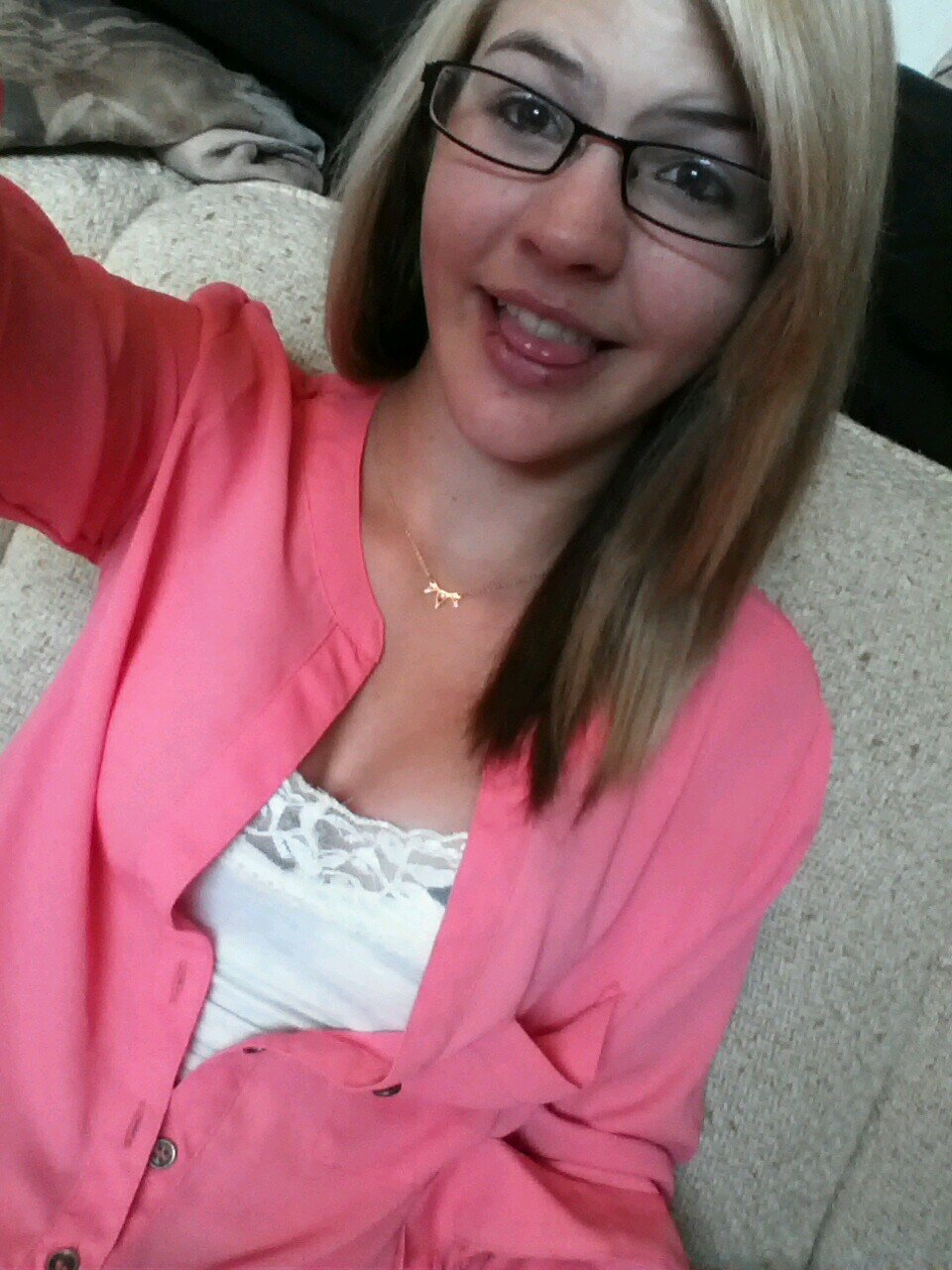 FOLLOW THIS BIOOTTCH ❤ ♡ ❤ ღ