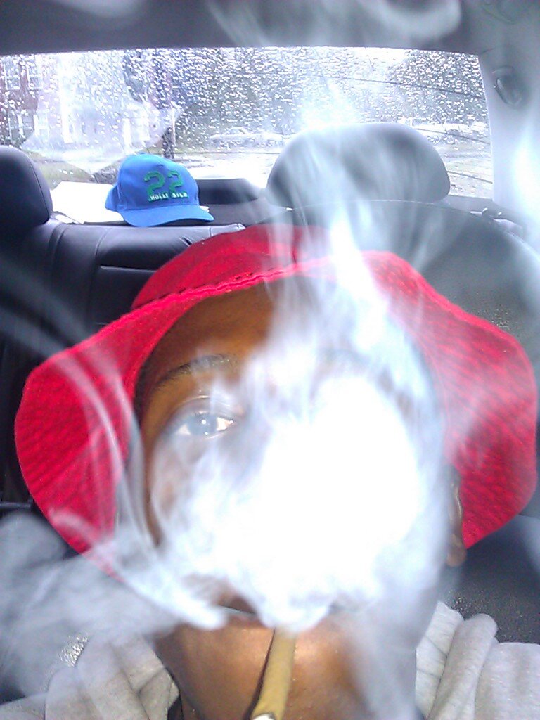 I'M BU$$IN 4 DRE & VON..NIGGA...LINE PUSHER BITCKH