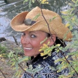 Retired Special Ed teacher loving life in the Bradshaw Mts. I'm known for photographing Arizona's wildlife & beautiful sunsets. Always have my camera with me!