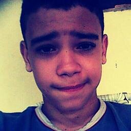 Amo futebol ♥ , chato , meigo , simpático , 13 anos (: