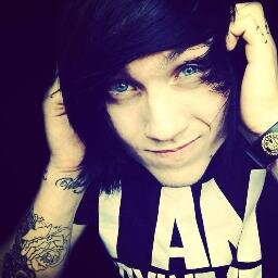 hey my bradley but my mayden name is jasper im 18  im gay and i am taken by @logielovejasper
