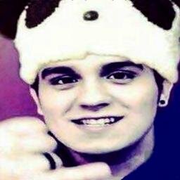 Nunca é tarde para começar algo / Sigo todos de volta =) / Donas: Anne  @LoukinhaDoLs ♥ Thay @AsLoucasDoLR ♥