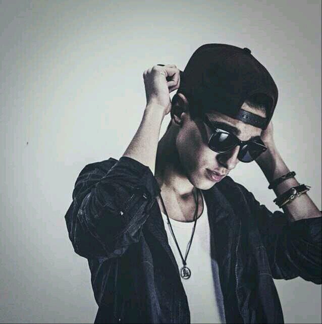 Please Follow @DazedOutZaid He Follows Back