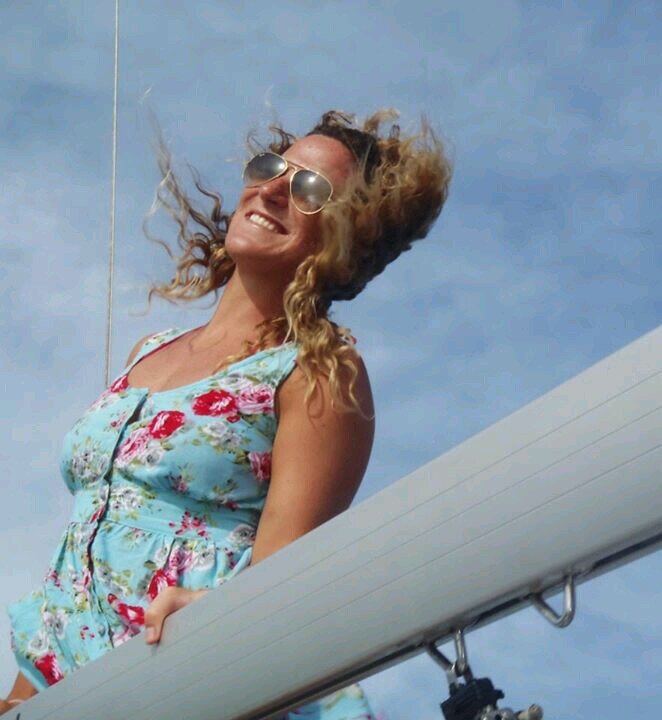 Intensa y enérgica. Con los pies en la Tierra, los ojos en el Cielo y el alma en el agua.  splash!