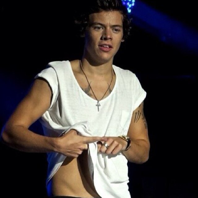 hello boys and girls remember eat your green beans and follow @harryswhovian