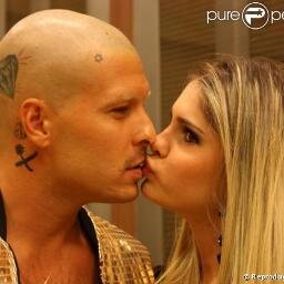 Eu sou uma pessoa muto legal adoro fazer amizades não tenho raiva de ninguem agora so não fale mentira pra mim odeio gente mintirosa e falsa uma parte de mim!!!