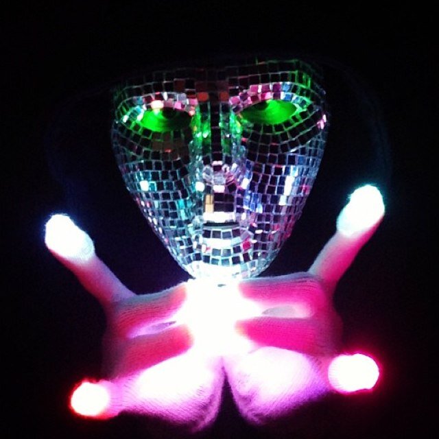 -THE ORIGINAL MIRROR MASK-
LIVE  LOVE ❤ GLOVE  
It's more than just music , it's a lifestyle!
Professional facemelter 
#MIM954 #canyououtrageus #probablynot