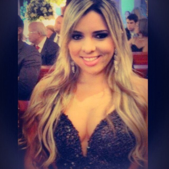 Estudante de Direito, amiga e apaixonada pela vida...