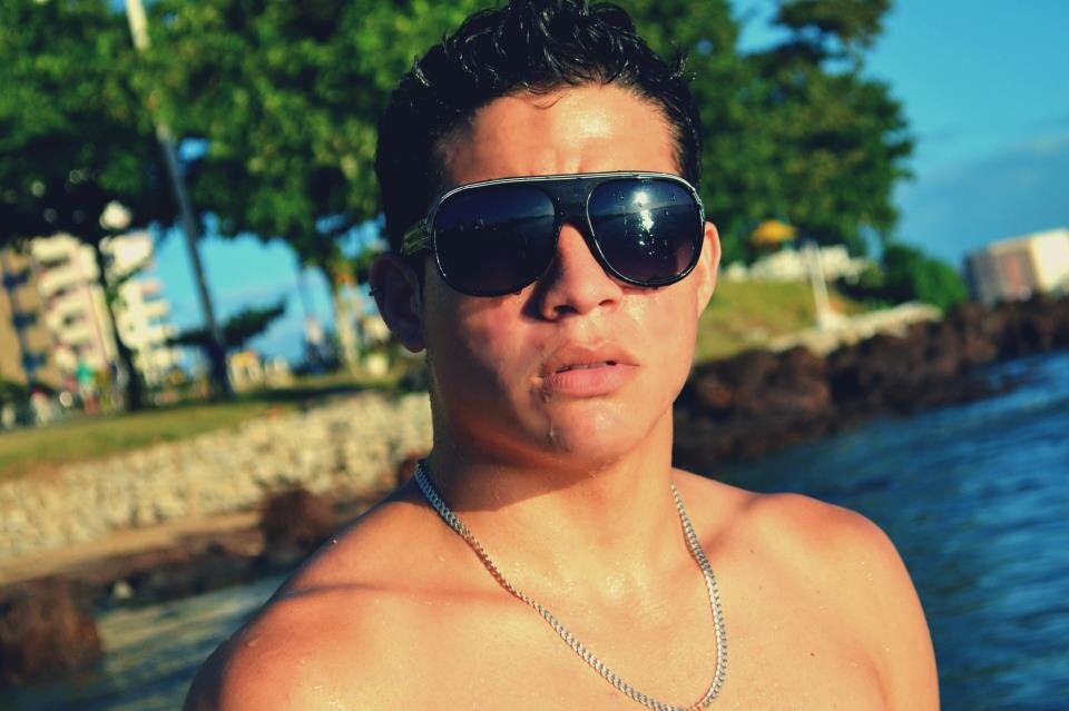 Classe social não define caráter. Existem ricos simpáticos e pobres de nariz empinado! Fortaleza - CE Brasil 20yeas, canceriano, casado