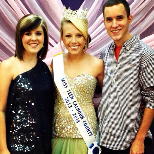 softball. basketball. cheer. pageants. Hampton Bulldog. God is good. TEEN MISS CAHLOUN COUNTY.