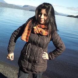 Un minuto más, es una eternidad, pasa lento como un año... pues sin ti el tiempo me hace daño... (8)