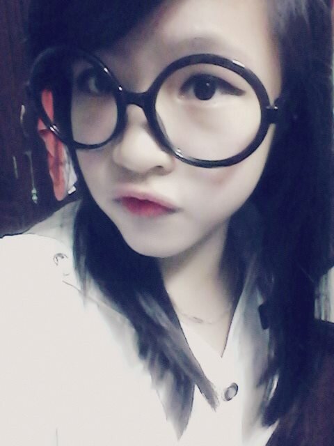 Hi guys ^^ I'm US - UK's fan and K-pop's fan ^^ I like to listening to music, watching horror movies, eat great food.
Nice to talk to all you guys ^^