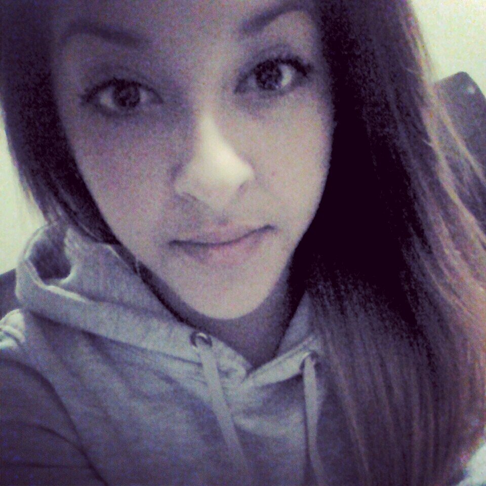 ig @KRYSTAL_SWEETZ always keep a smile stay strong never look back and keep on walking don't stop dreaming(:3