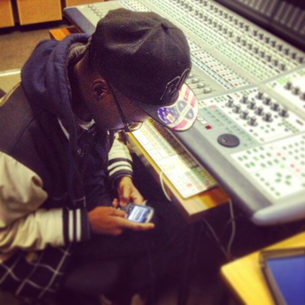 Music Producer,Studio Sound Engineer,Graphic Designer,Painter, AVID Certified Pro Tools user 201  #MusicIsMyLife...#ForeverCreative #mj.khosa@gmail.com