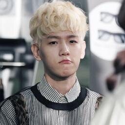 อันยองครับ^^มีคนว่าผมเกรียน ผมบ้า ผมมึน ผมหื่น ผมกวน ผมน่ารักถ้าอยากรู้ว่าจริงรึเปล่าก็ลองคุยดูหรือฟอล.มานะครับ!!