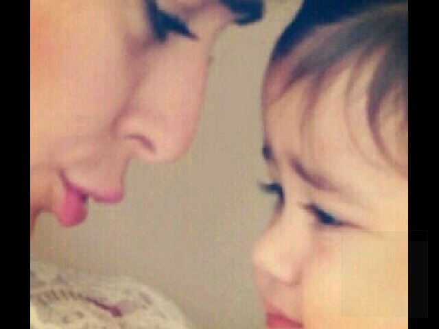 __ سبَآعطآشر سنہَ،وحيدة أمّي وابويَ♥♥♥،مدللہّ،هاويہ للتصويرّ ،اعشَق صديقآتيَ ‹(˘˘̯)›♥،حسبيّ اللہ لاآ إلهَ إلاآ هوُ عليہ توكلتَ ♥♥