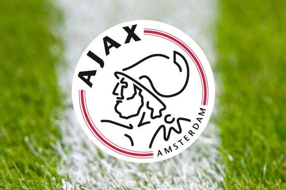 *Club met een Grote Geschiedenis 
*4 Letters
*3 sterren 
*2 Woorden
*1 Liefde
Ajax Amsterdam