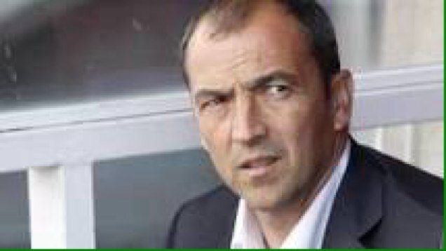 Ex-futbolista, actualmente entrenador.